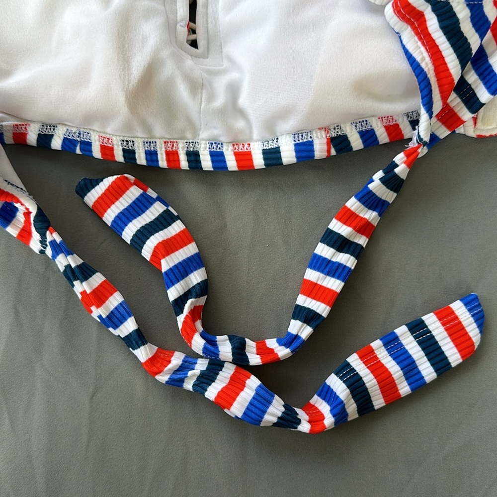 Xhiliration Women’s Juniors bikini top. Size D/DD. Bralette Red/Blue Stripes - Picture 5 of 7